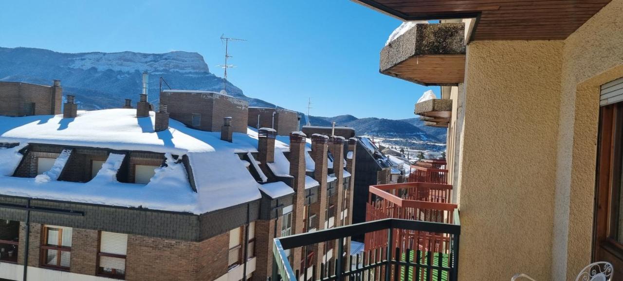 Apartmán Flor De Nieve Jaca Exteriér fotografie
